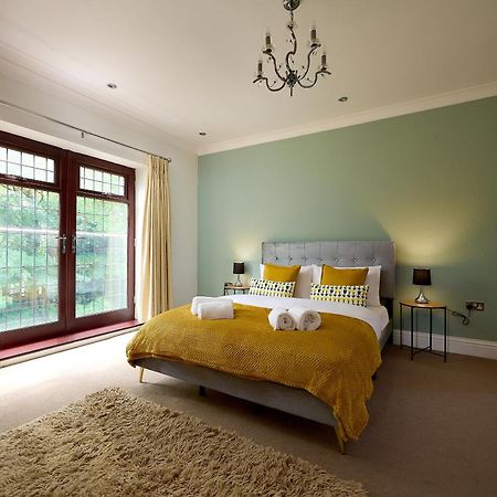 Spacious Home For Large Families And Contractors Wolverhampton Extérieur photo
