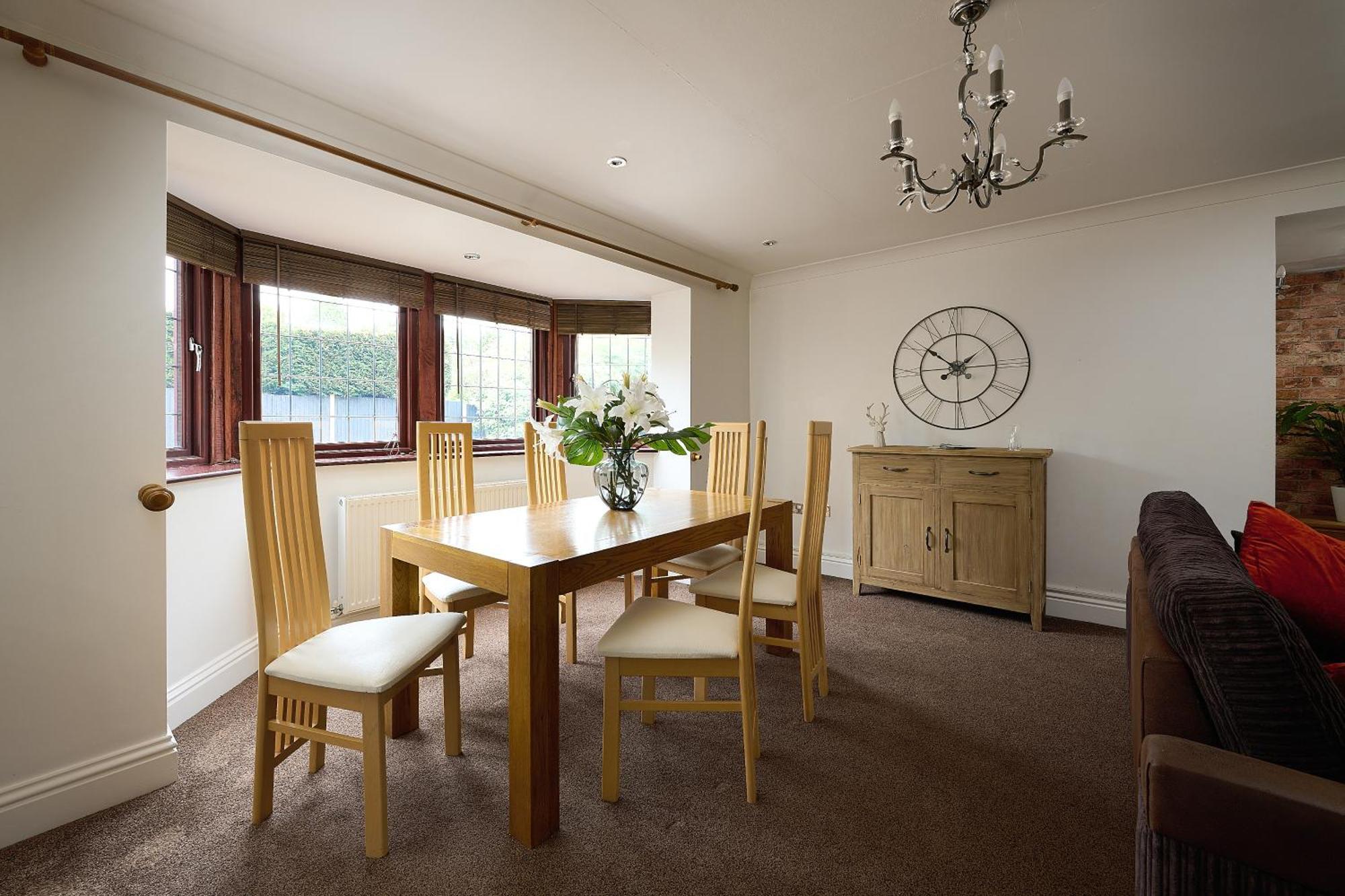 Spacious Home For Large Families And Contractors Wolverhampton Extérieur photo