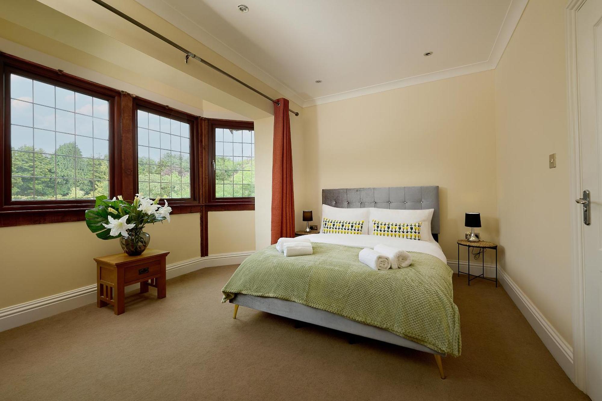 Spacious Home For Large Families And Contractors Wolverhampton Extérieur photo