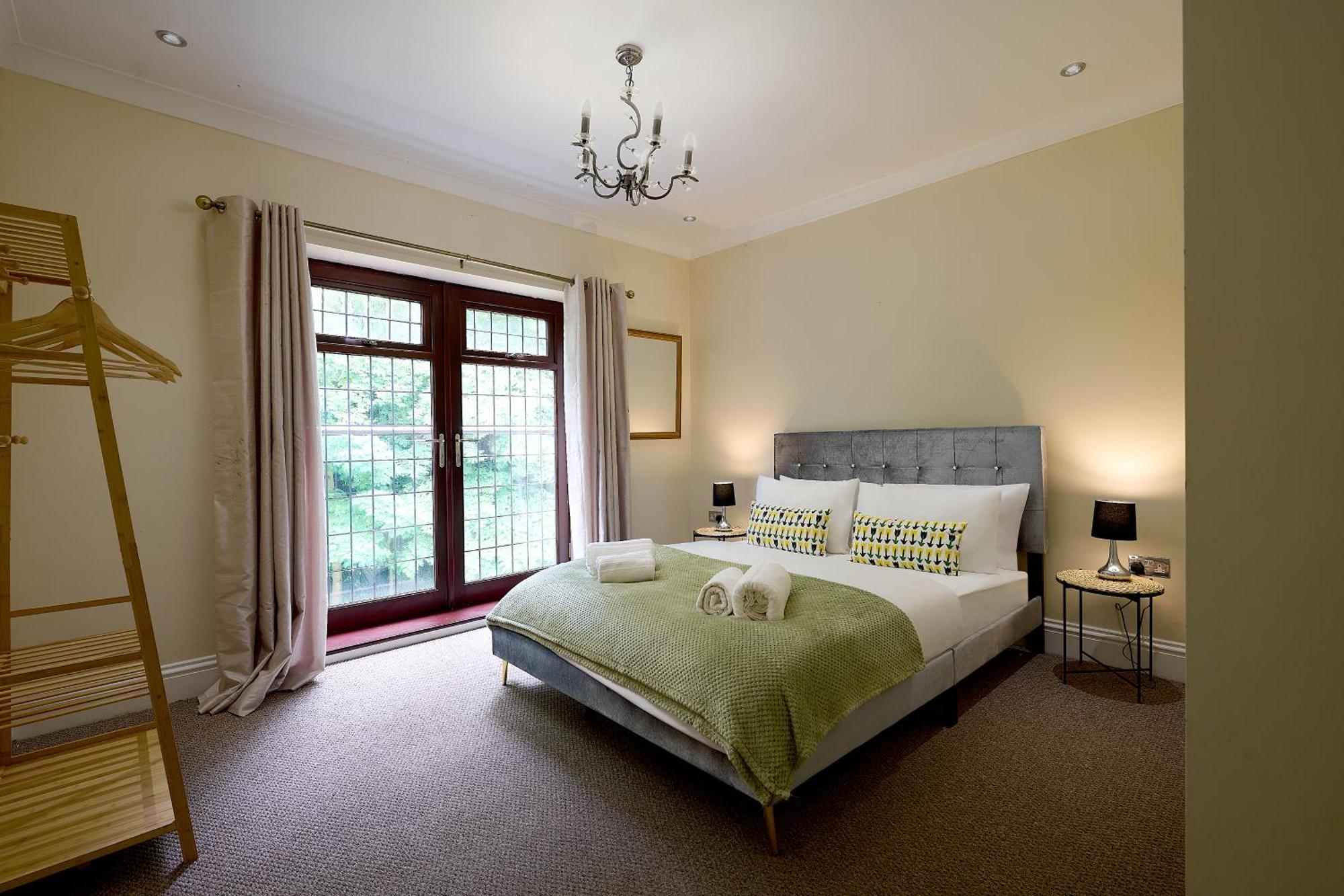 Spacious Home For Large Families And Contractors Wolverhampton Extérieur photo