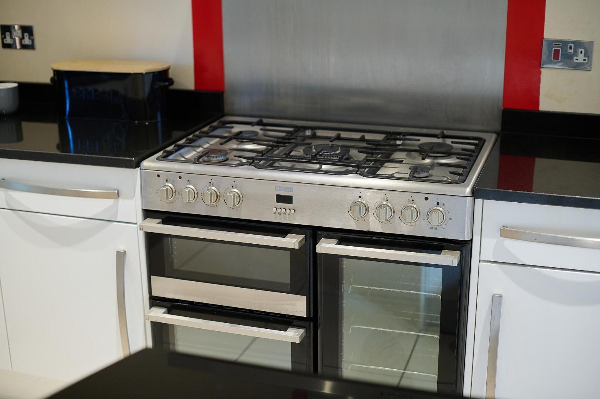 Spacious Home For Large Families And Contractors Wolverhampton Extérieur photo