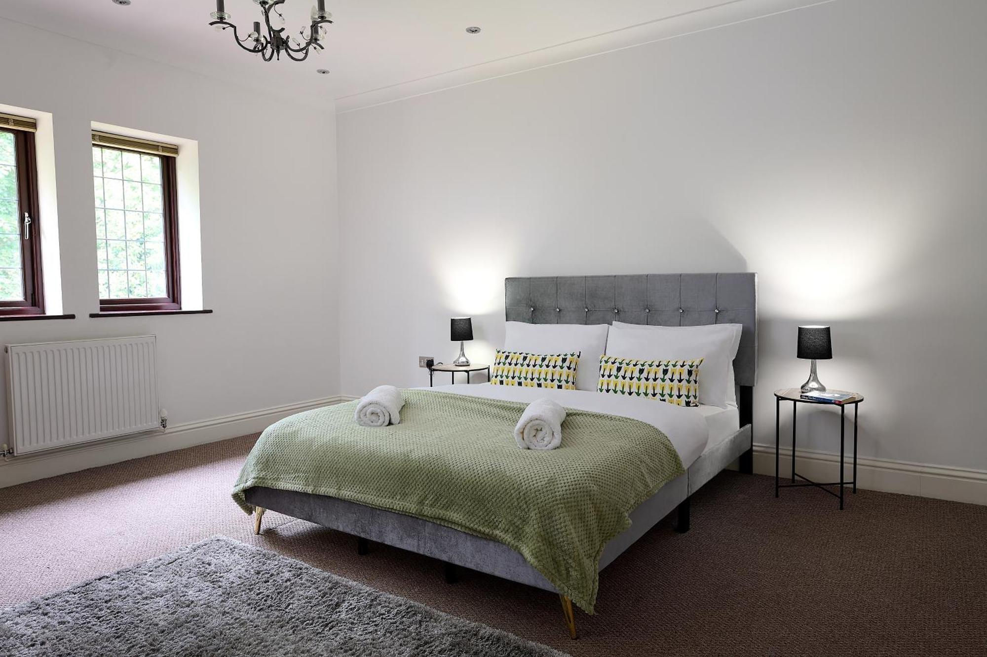 Spacious Home For Large Families And Contractors Wolverhampton Extérieur photo