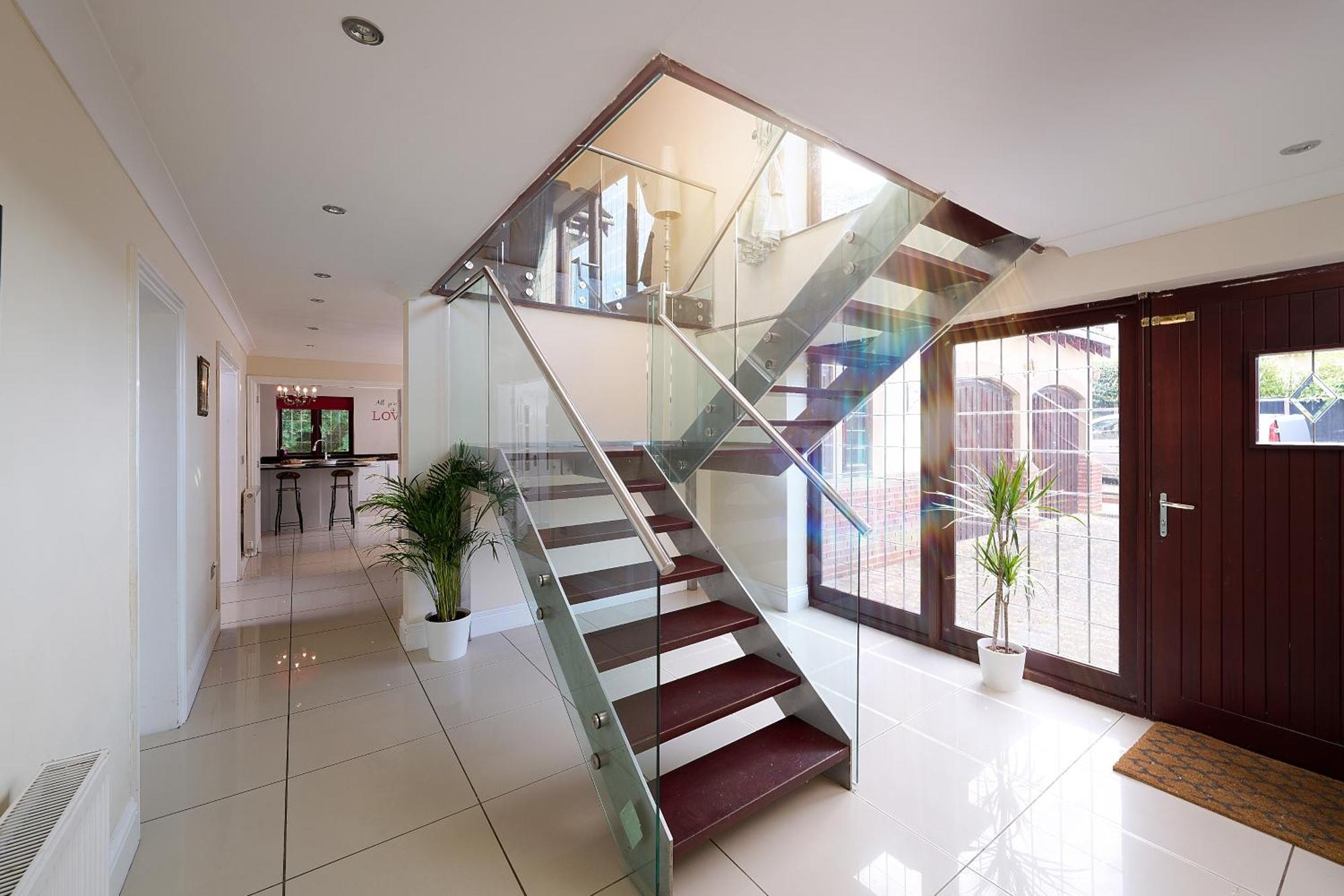 Spacious Home For Large Families And Contractors Wolverhampton Extérieur photo