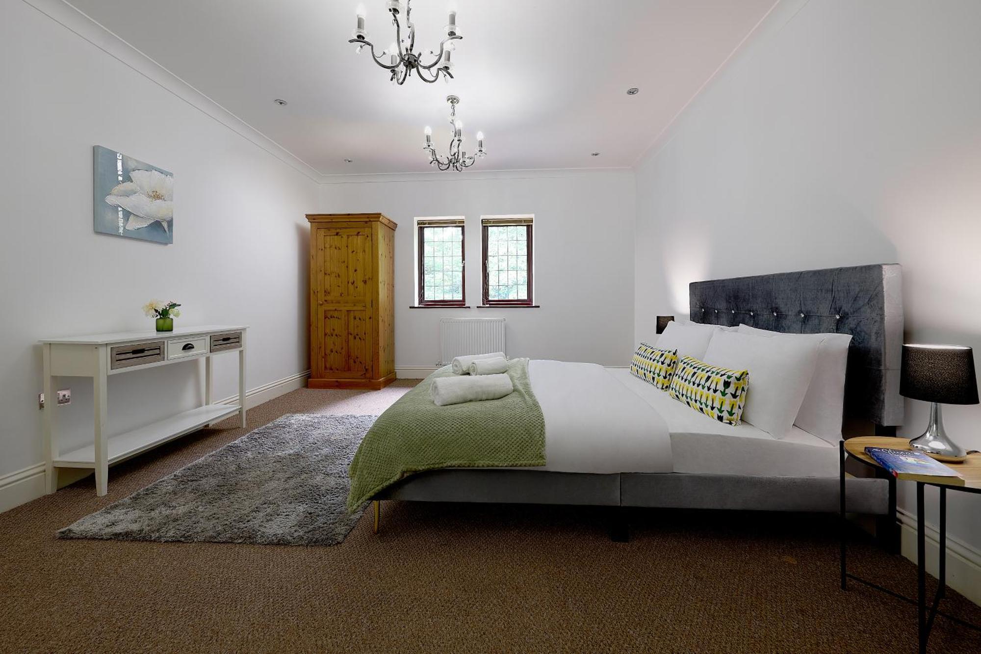 Spacious Home For Large Families And Contractors Wolverhampton Extérieur photo