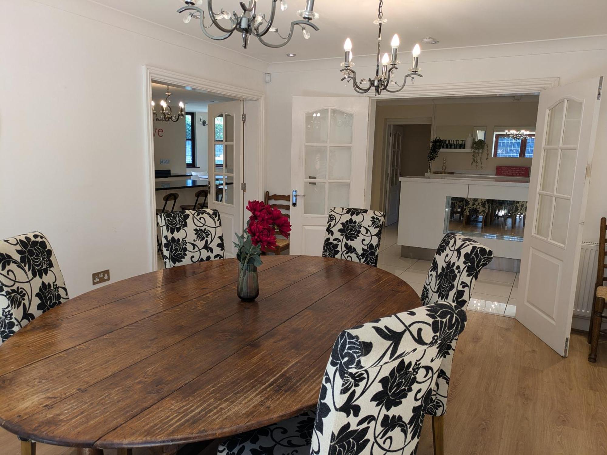 Spacious Home For Large Families And Contractors Wolverhampton Extérieur photo